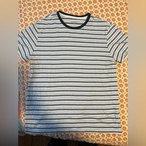 Men’s scoop neck t shirt